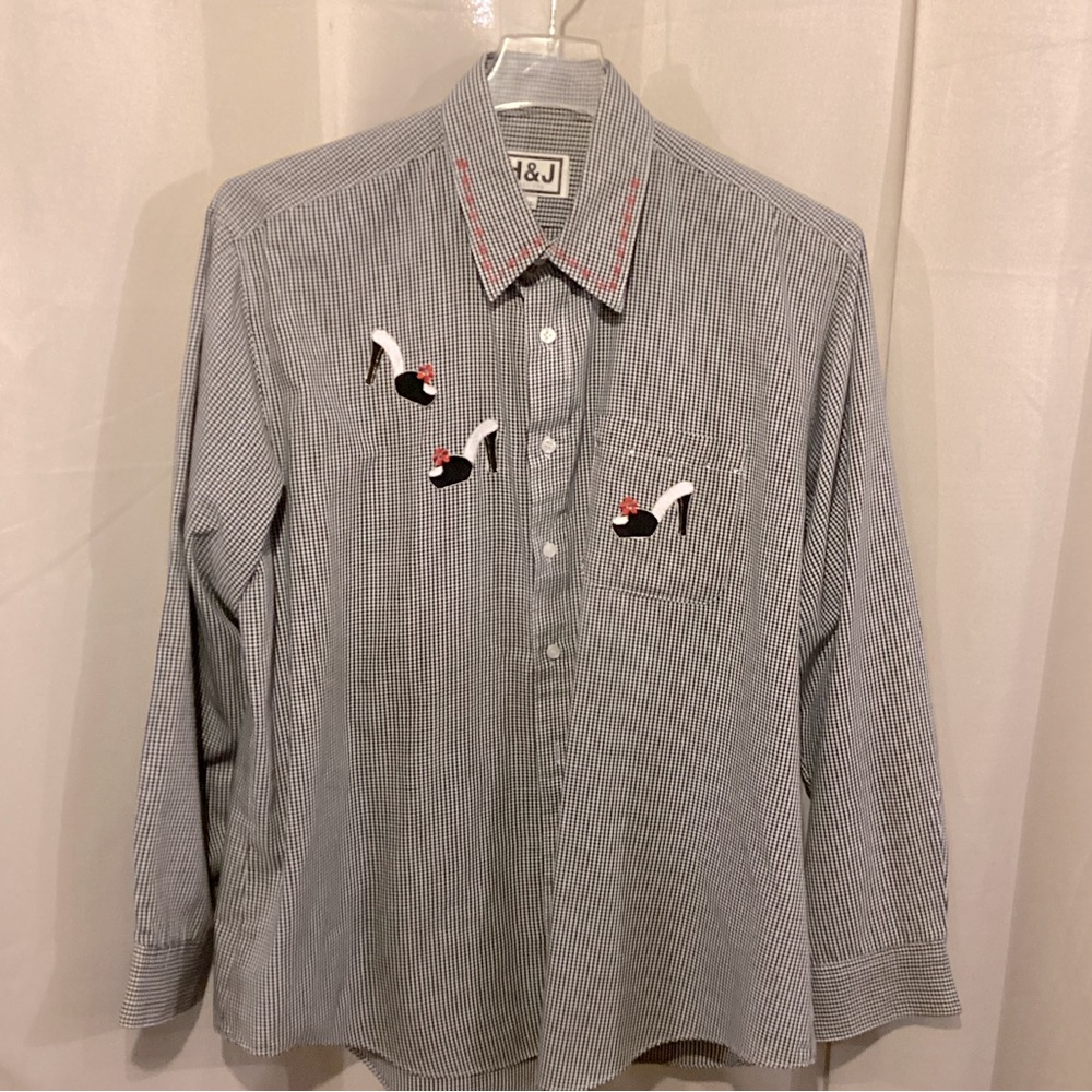 H & J blouse with embroidered embellishments. XL Black and white mini checks.